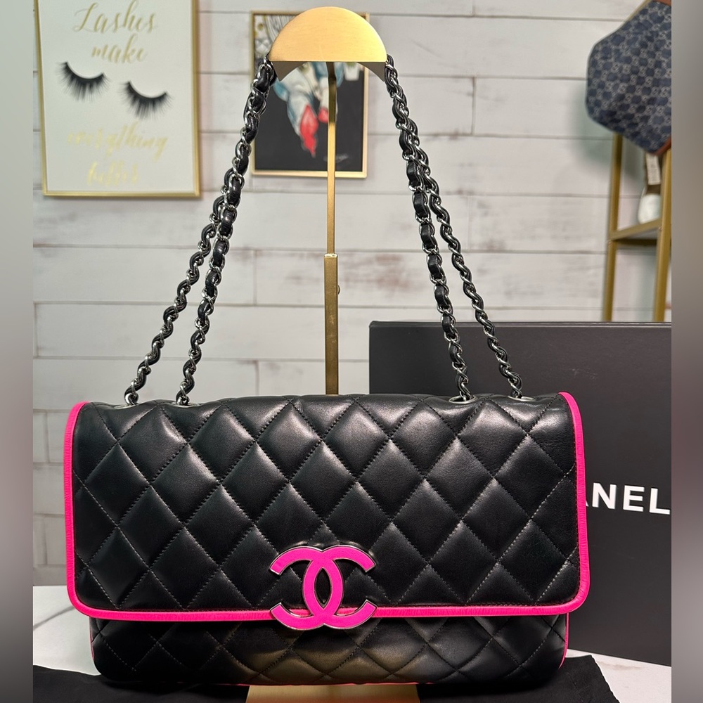 SOLD ❌❌❌❌CHANEL RARE Large 2008 Cruise Collection Flap Bag 💕